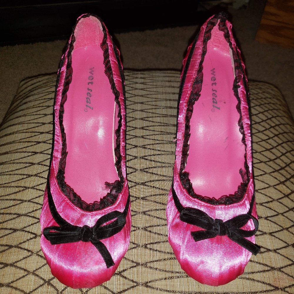 3" Wet Seal Girly Pink and Black Lace Heels - 8.5M